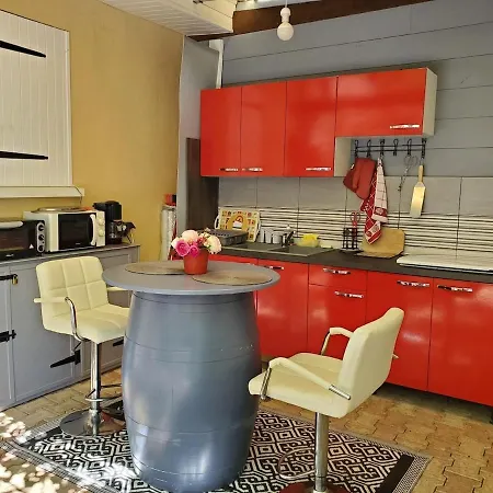 Semesterbostad La Petite Maison *